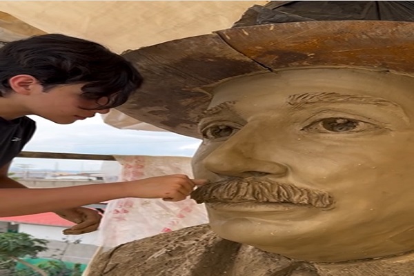 Josué Figueroa realiza la escultura más grande de José Gregorio Hernández