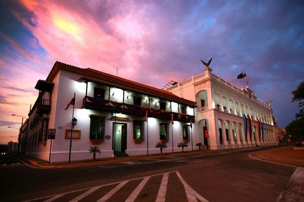 El Palacio de los Cóndores: Un testimonio de poder y elegancia a orillas del Lago de Maracaibo