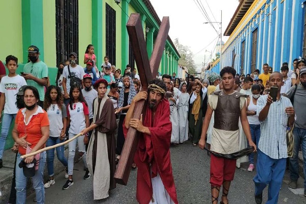 Yaracuy se convierte en escenario de fe con conmovedores viacrucis vivientes