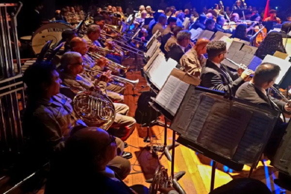 La OSV despliega su poderío interpretativo con un Concierto de Fusión