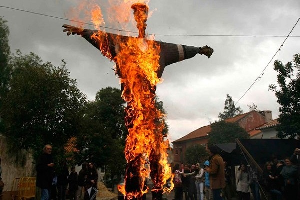 La Quema de Judas: Una tradición venezolana de sátira y esperanza