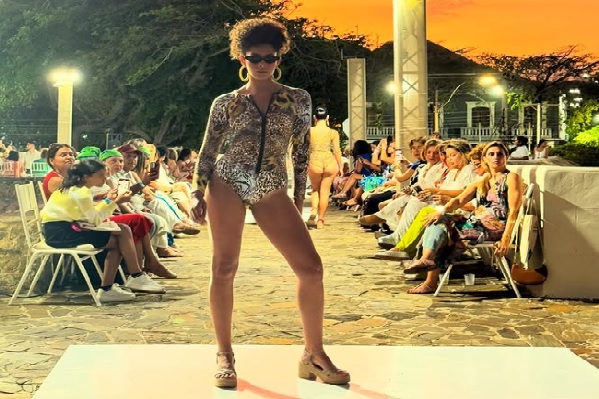 Jacqueline Aguilera y Thalía Olvino celebran éxito de "Pampatar está de Moda"
