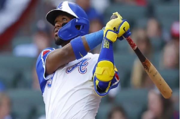 Acuña Jr. lidera la ofensiva sabatina