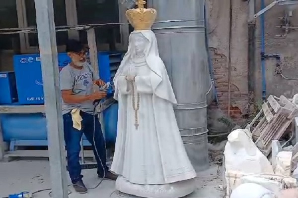 Desde Italia con Fe y Mármol: La Virgen de El Valle de Humberto Cazorla impacta al mundo