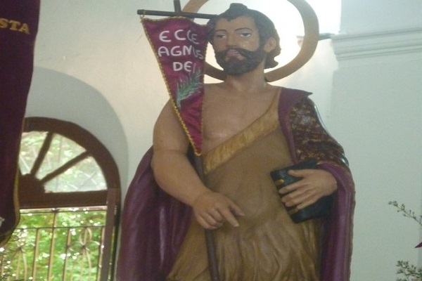 La venerada imagen de San Juan Bautista regresa a casa tras su restauración