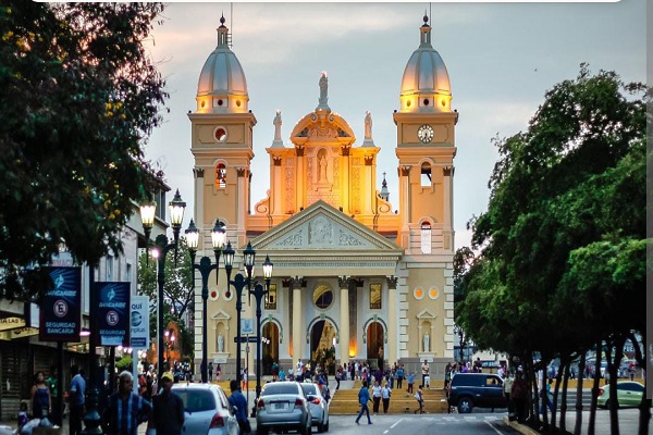 Ciudad Ojeda y oriente en Décimas: A Maracaibo me voy