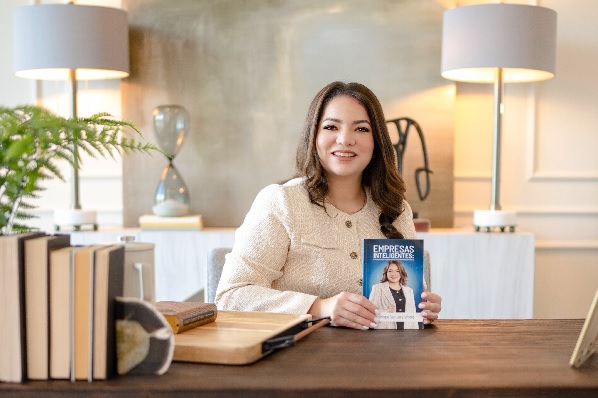Penélope Ventura Wong lanza “Empresas Inteligentes: El impacto de la IA guiado por su visión”