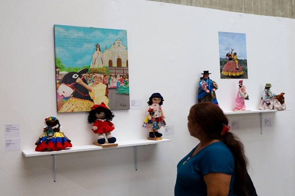 Guatire celebra la Parranda de San Pedro con la exposición "Entre Muñecas y Sueños"