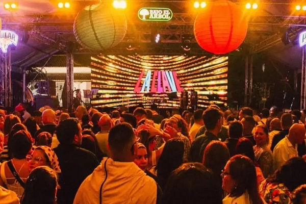 La Clave de Bajo el Árbol rinde tributo a San Juan con un concierto inolvidable en Caracas