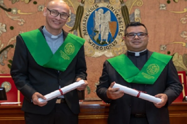 Dos sacerdotes de la Diócesis de Margarita culminan un Máster en España
