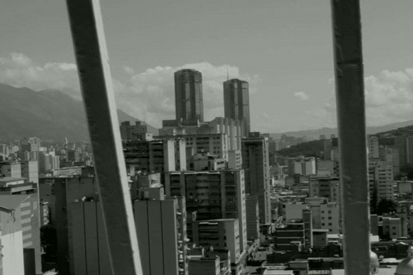 "La Ciudad Negra" de Poll Isaza se estrena en la Cinemateca Nacional