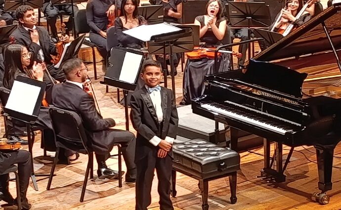 Ovación en el estreno del Concierto N.º 1 para Piano y Orquesta de Samuel Abraham