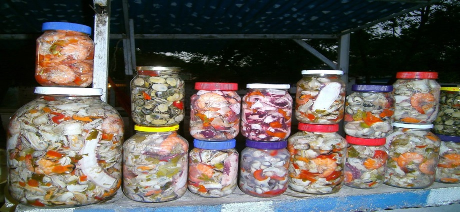 Cócteles de Frutos del Mar y la leyenda de su poder afrodisíaco en las playas venezolanas