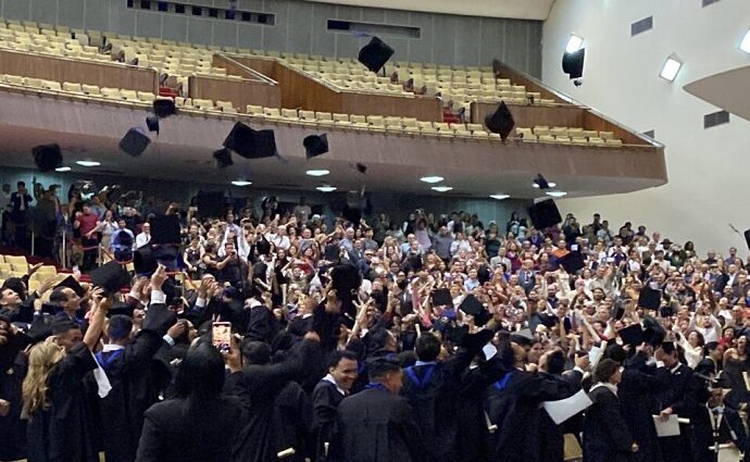 La UCV celebra la graduación de 159 nuevos profesionales