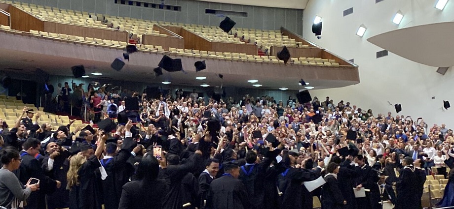 La UCV celebra la graduación de 159 nuevos profesionales