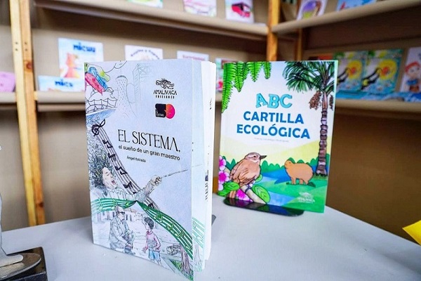 "El Sistema" de Ángel Estrada Brilla en la Filven 2025