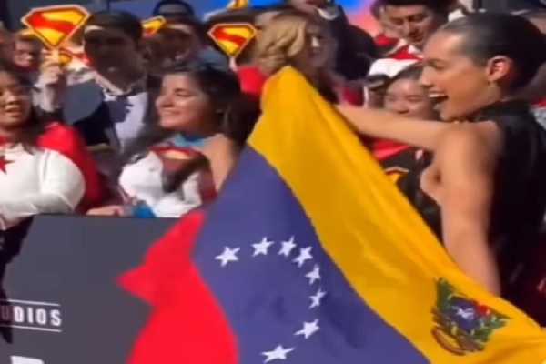 María Gabriela de Faría deslumbra en el estreno de "Superman: Legacy"