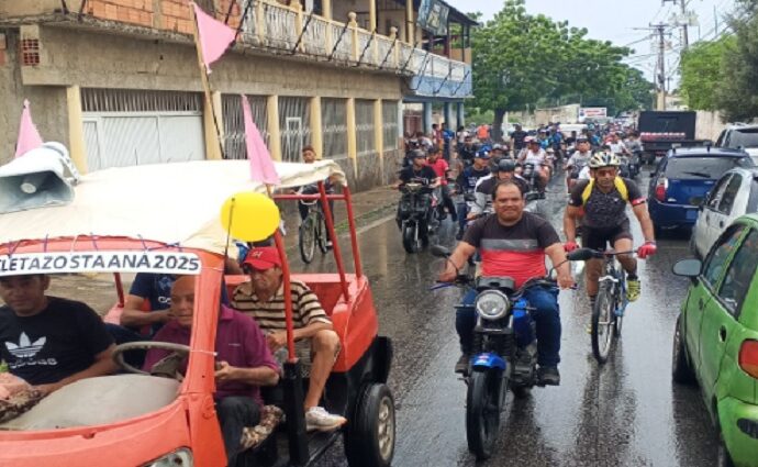 Bicicletazo en honor a Santa Ana en Pedregales