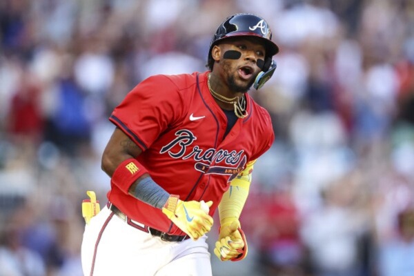 Acuña Jr. y Pérez comandan victorias con jonrones decisivos