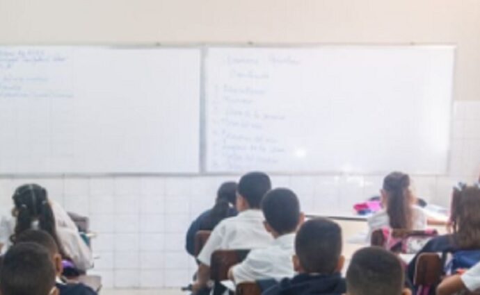 Escuelas de Venezuela abiertas en vacaciones