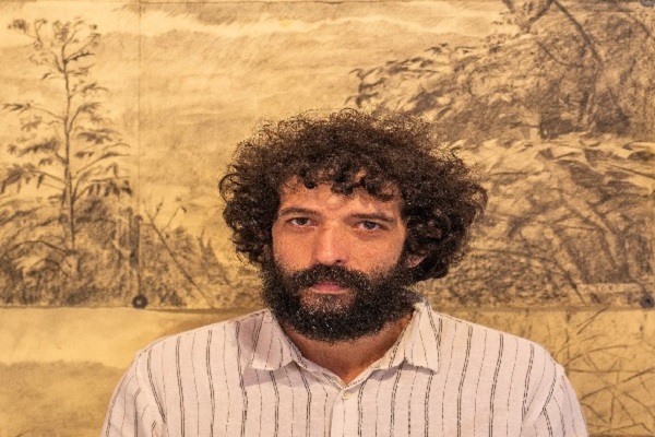 Matías Toro explora el árbol como símbolo de trascendencia en ABRA