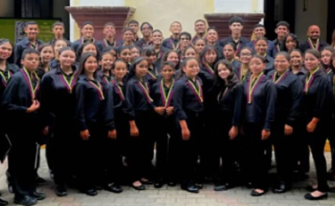 Orquesta Antonio Estévez rindió homenaje a José Gregorio Hernández y Carmen Rendiles