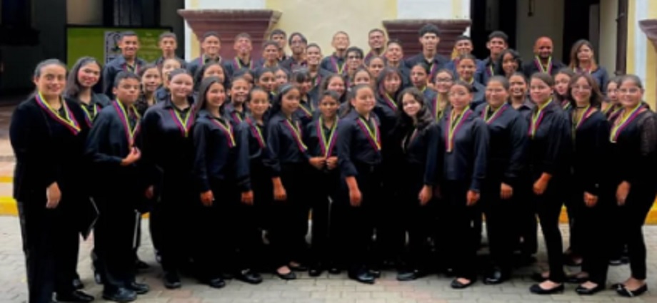 Orquesta Antonio Estévez rindió homenaje a José Gregorio Hernández y Carmen Rendiles