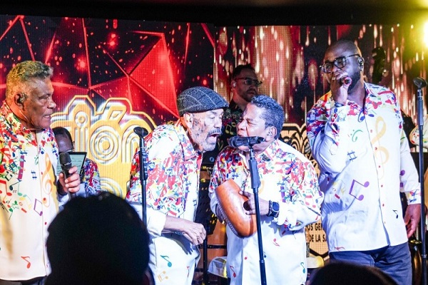 La Dimensión Latina inicia gira "Un Solo Corazón"