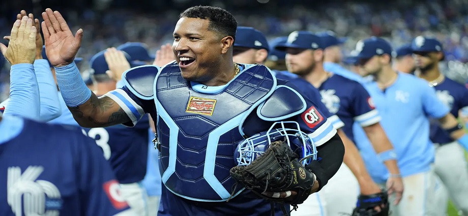 ¡Confirmado! Salvador Pérez jugará con Leones del Caracas