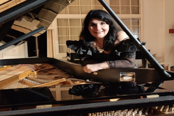 Sylvia Constantinidis fusiona sonido y visión en "Andrómeda"