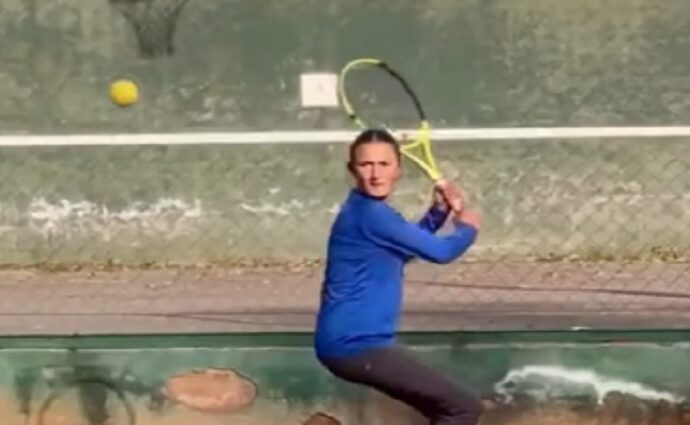 Joven promesa venezolana brilla en el tenis chileno