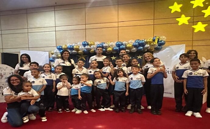 Cada niño, una estrella: UEJE reafirma su modelo educativo con arte, identidad y ciudadanía global