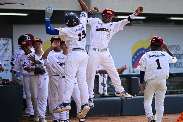 Venezuela blanquea a Puerto Rico y ssegura su pase a semifinales en la Serie del Caribe Kids 2025