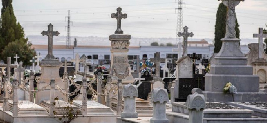 Los amigos de Capay, la Décima y el Pie Forzado: En el mismo cementerio