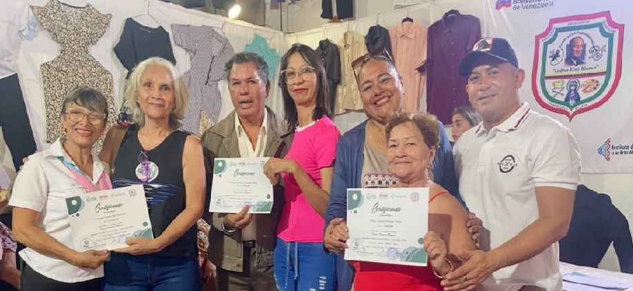 Entregan certificados a 177 emprendedores en Valera