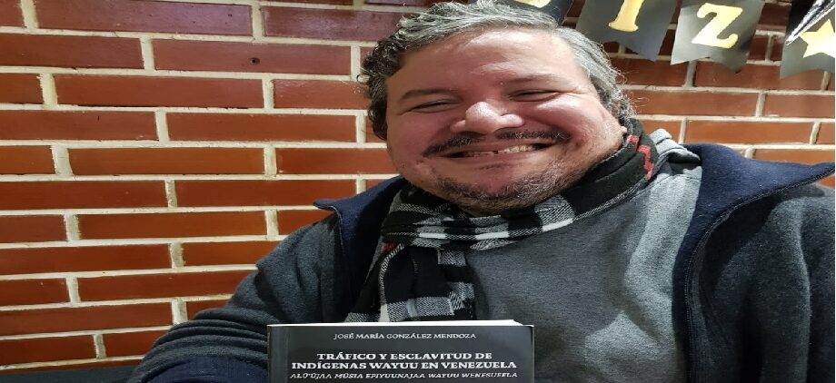 Juan Ortiz funda la editorial "Naufragio" en Argentina