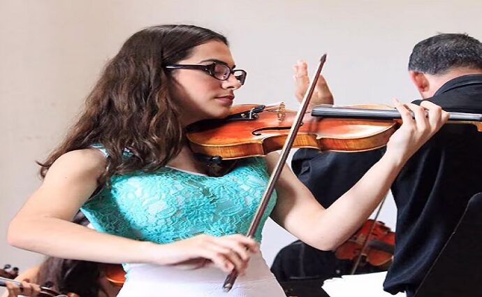 De Barquisimeto a Wembley: El sueño de una violinista venezolana junto a Coldplay