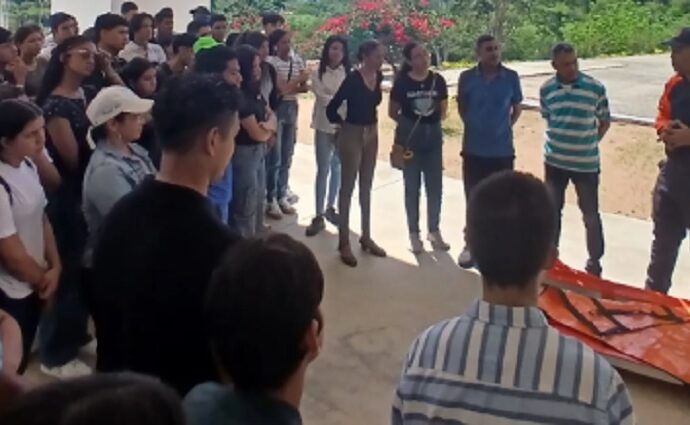 Voluntarios se preparan para las festividades de la Virgen de El Valle