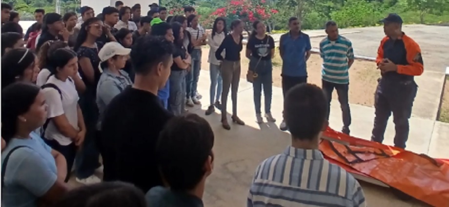 Voluntarios se preparan para las festividades de la Virgen de El Valle