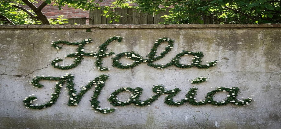 La alcancía de las palabras y sus coroticos: Es: Hola María ¿cómo estás?