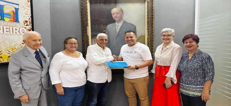 Asomayor presenta proyecto para impulsar el “turismo plateado” en el municipio Maneiro