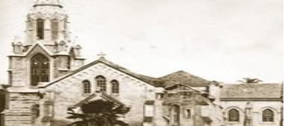 La torre derecha de la Basílica Menor de Nuestra Señora del Valle