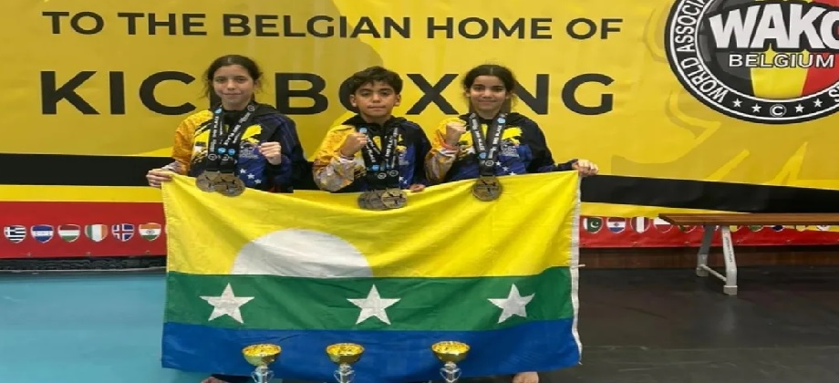 Atletas neoespartanos se cuelgan medallas en el Kickboxing Internacional de Bélgica