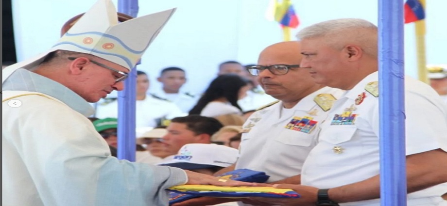La Armada Bolivariana rinde homenaje a la Virgen del Valle en alta mar