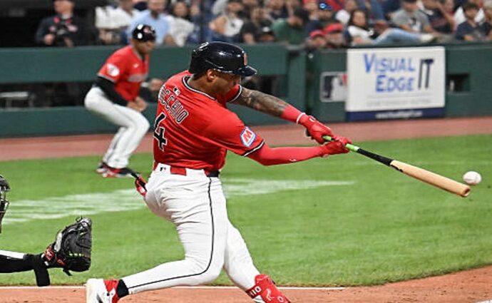 Rocchio sella la División y Acuña cierra con jonrón