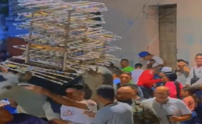 El Copey se ilumina para celebrar 115 años de la tradicional "Quema de la Vaca"