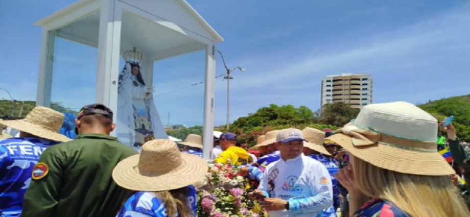La Armada Bolivariana realiza la primera procesión marítima de la Virgen del Valle