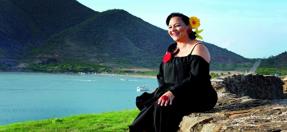 Lucienne Sanabria: Guardiana del folclore oriental