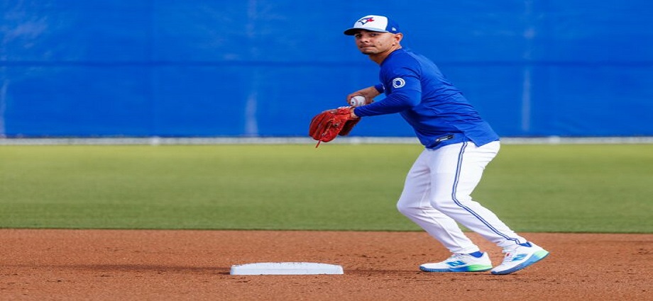 Ocho venezolanos nominados al Guante de Oro 2025 de la MLB