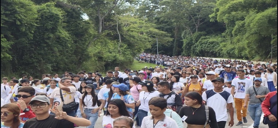 Miles de jóvenes marchan por la fe y la paz en Isnotú en honor a José Gregorio Hernández